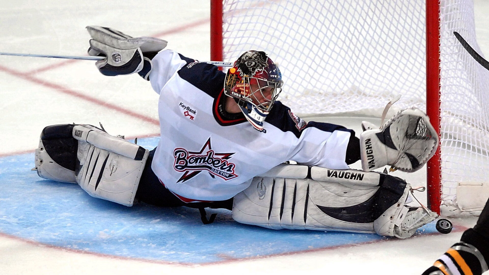 开云体育登录-伊布之夜,当F1引擎轰鸣撞碎足球防线 第2张 开云体育登录-伊布之夜,当F1引擎轰鸣撞碎足球防线 第2张