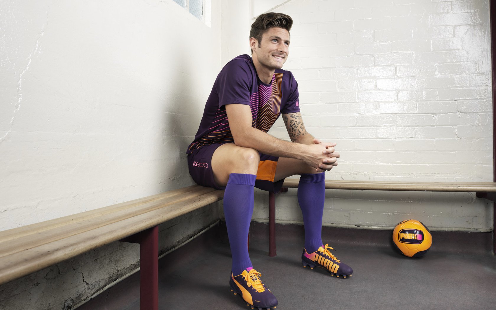 开云体育APP下载-伊萨克刷新纪录之夜，拜仁用德意志铁血碾碎阿森纳的华丽幻梦  第2张