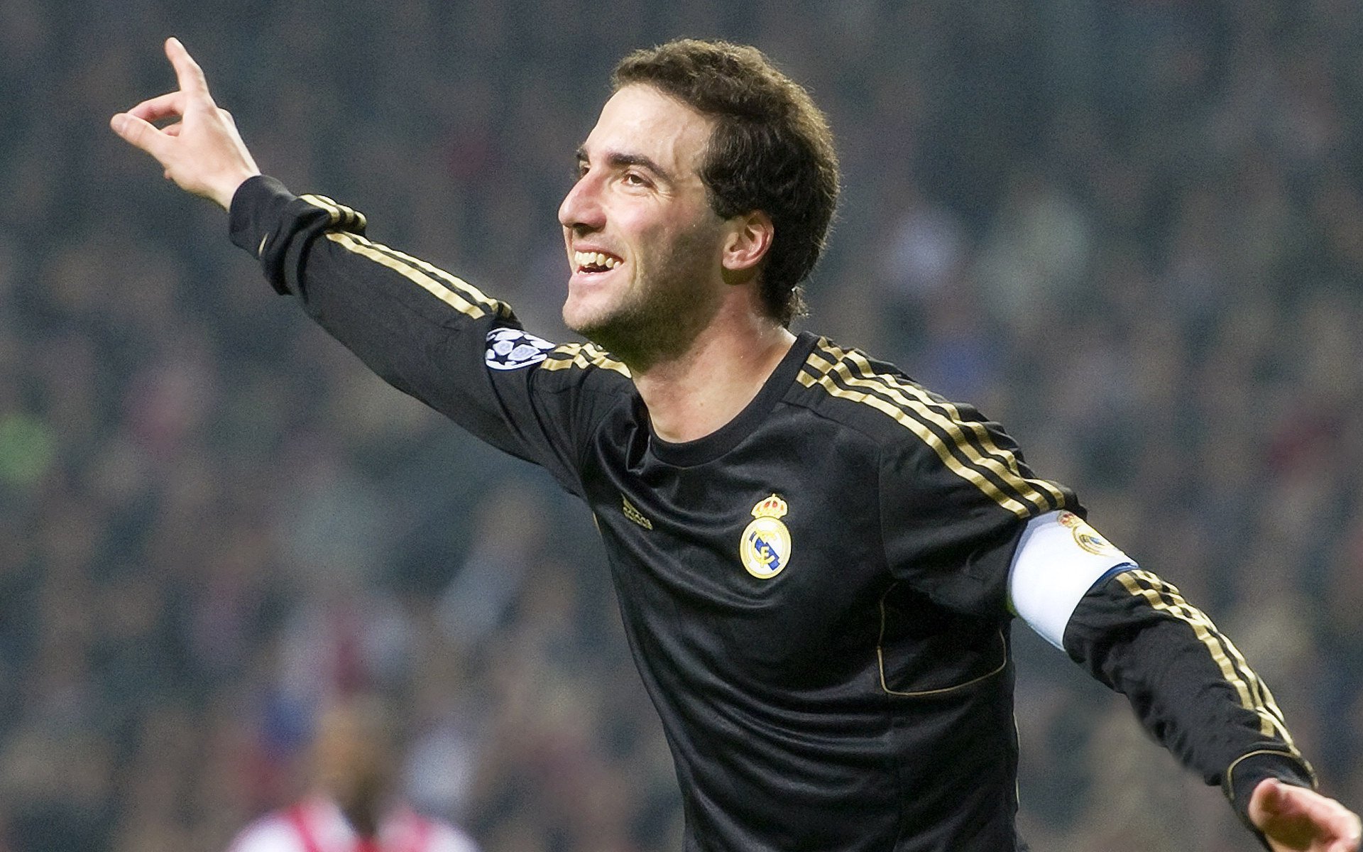 开云体育app-德甲争冠战之夜，格列兹曼惊艳四座，一记倒钩踢碎旧日枷锁